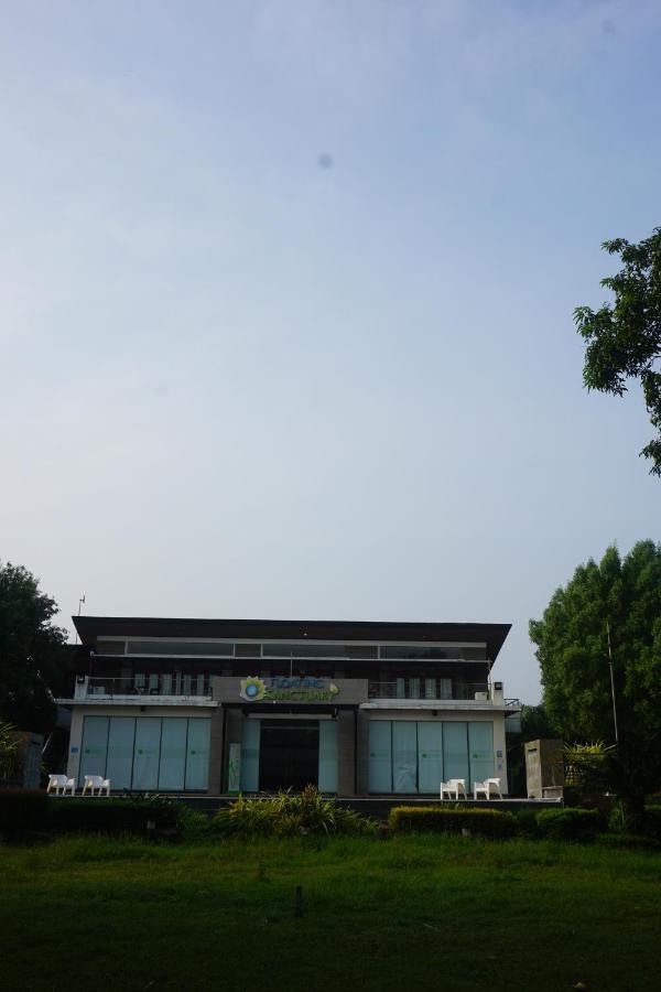 Floating Sanctuary Resort Powered By Cocotel Bulacan Dış mekan fotoğraf