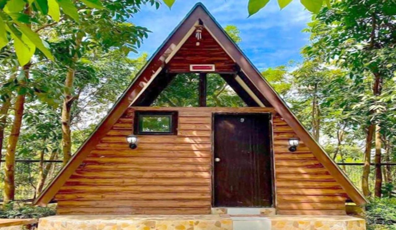 Floating Sanctuary Resort Powered By Cocotel Bulacan Dış mekan fotoğraf